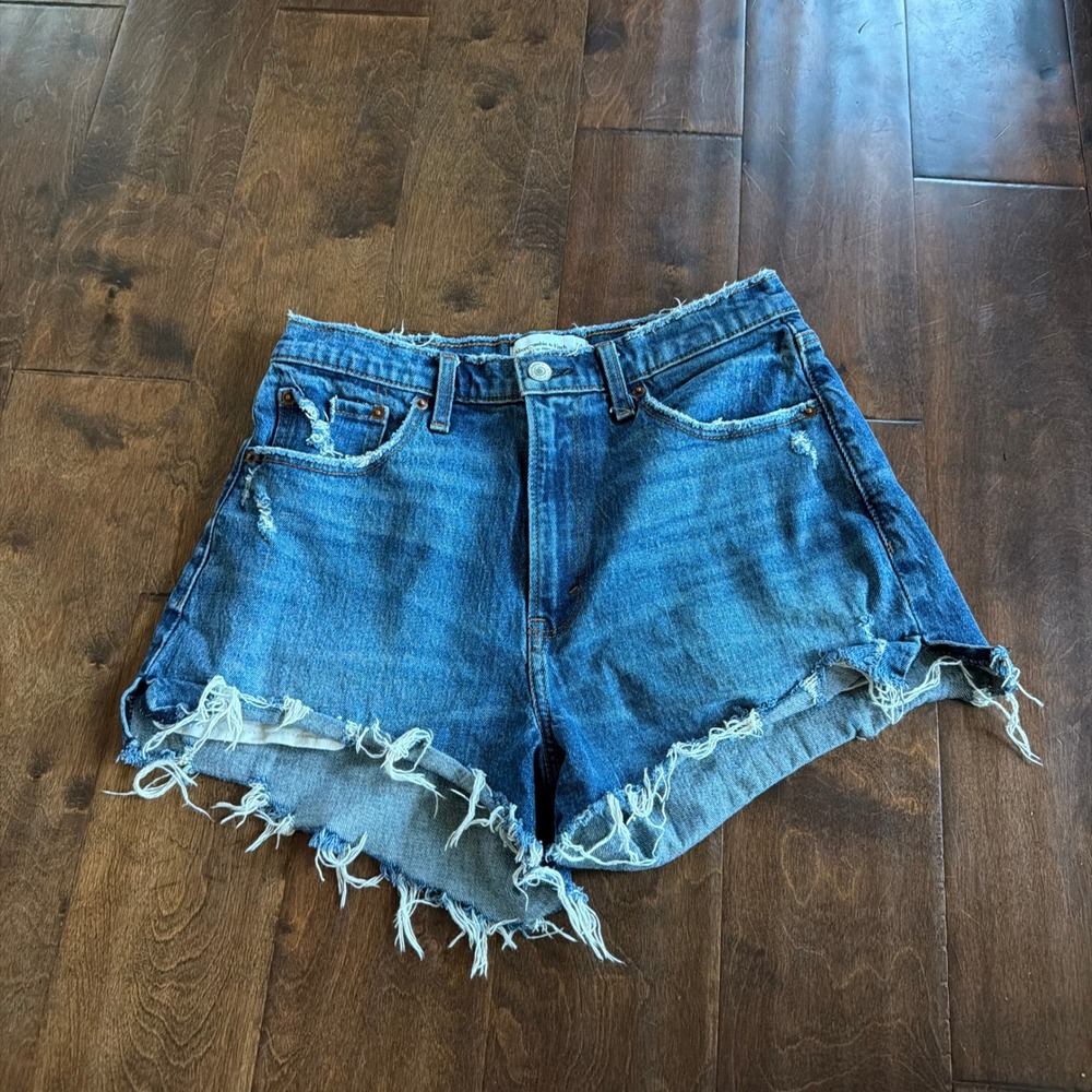Abercrombie & Fitch Curve Love High Rise Mom Shorts Distressed Blue Denim 29/8